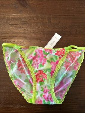 *RARE* Gilly Hicks/ Hollister Silky String Bikini Panties - Small
